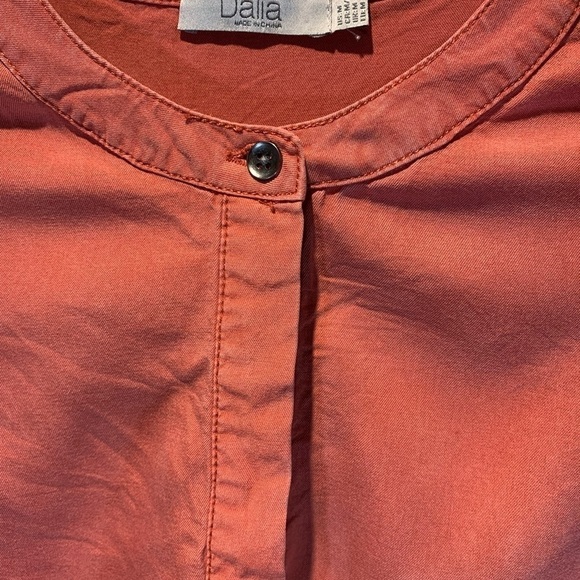 dalia Tencel Short Sleeve Shirt Blouse Rusty coral Raw Hems Sz M Feminine Top - Picture 3 of 8